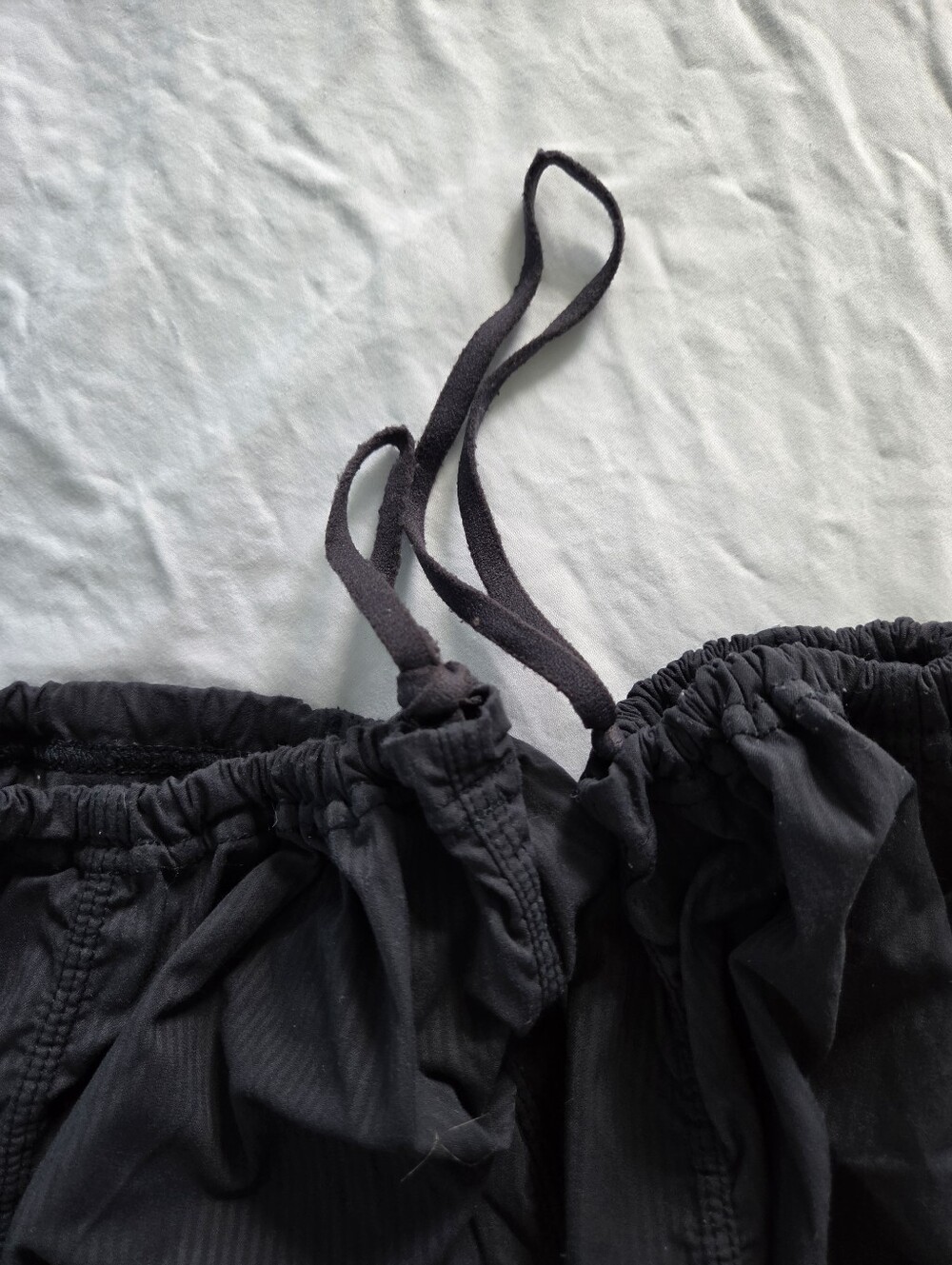 Lululemon | Studio Pant III (Tall) Size 4 - Picture 9 of 9